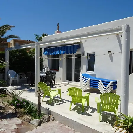 At Seafront With Private Garden-655 Prázdninový dům Denia