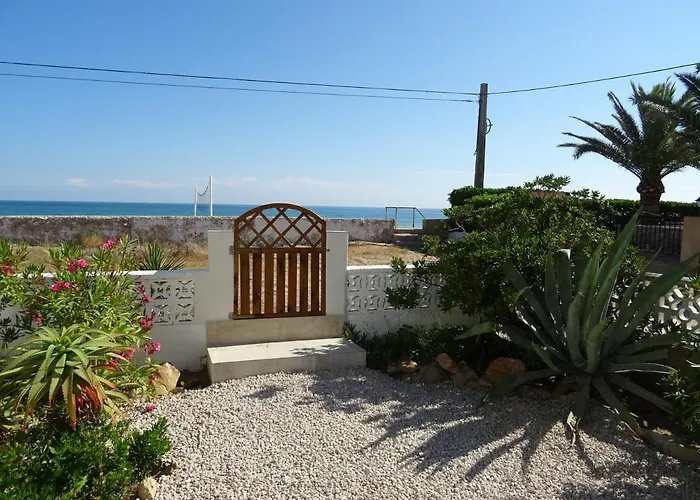 At Seafront With Private Garden-655 Vakantiehuis Dénia