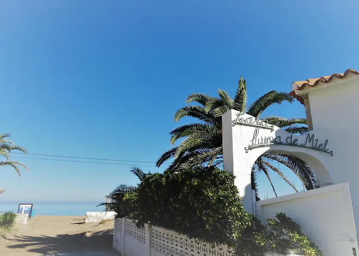 At Seafront With Private Garden-655 Dénia