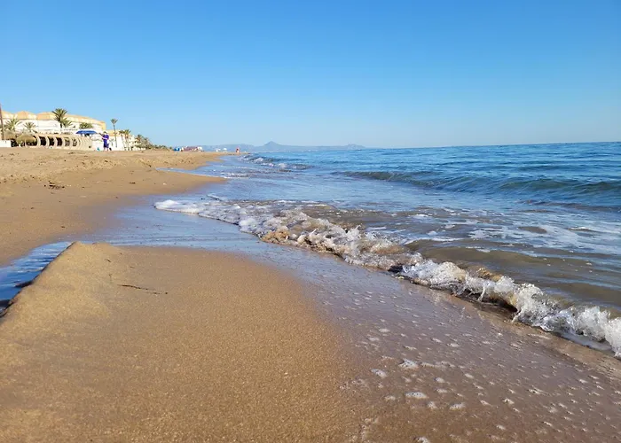 At Seafront With Private Garden-655 Vakantiehuis *