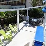 Сasa de vacaciones At Seafront With Private Garden-655
