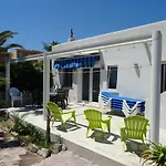 At Seafront With Private Garden-655 Сasa de vacaciones Dénia