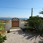 At Seafront With Private Garden-655 Сasa de vacaciones Dénia