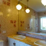 Сasa de vacaciones At Seafront With Private Garden-655 *