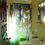 Сasa de vacaciones At Seafront With Private Garden-655