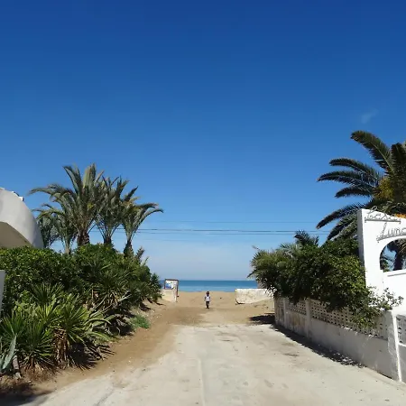 At Seafront With Private Garden-655 دينايا