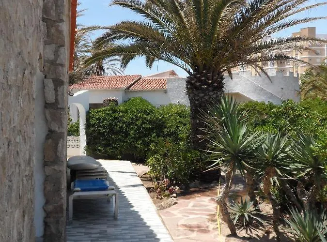 別荘 At Seafront With Private Garden-655 *