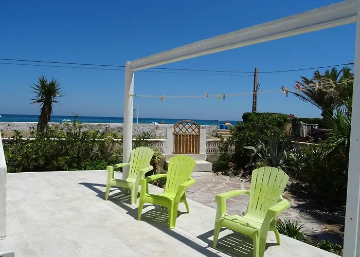 펜션 At Seafront With Private Garden-655 *