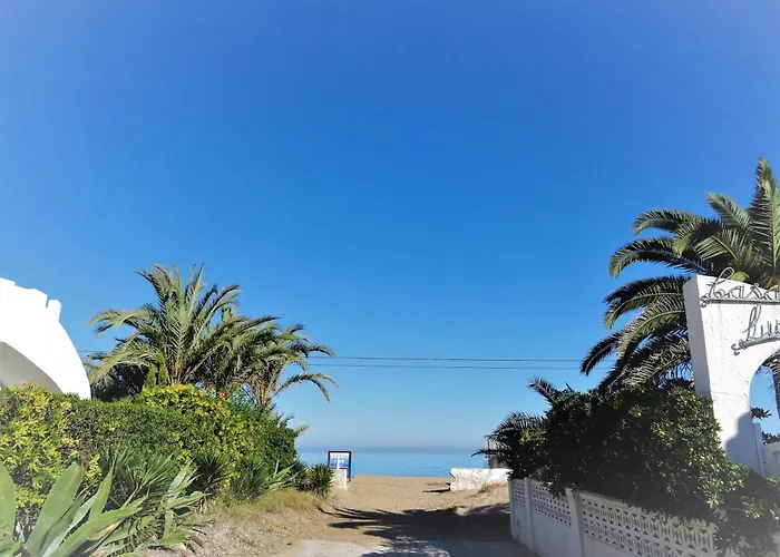 펜션 At Seafront With Private Garden-655 *